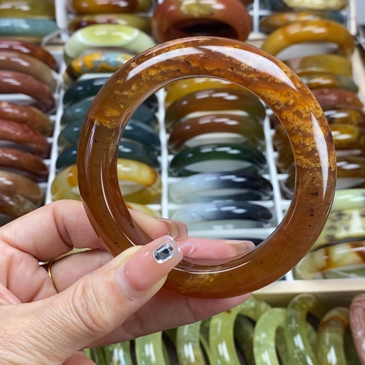 蛇纹石玉手镯未镶嵌60