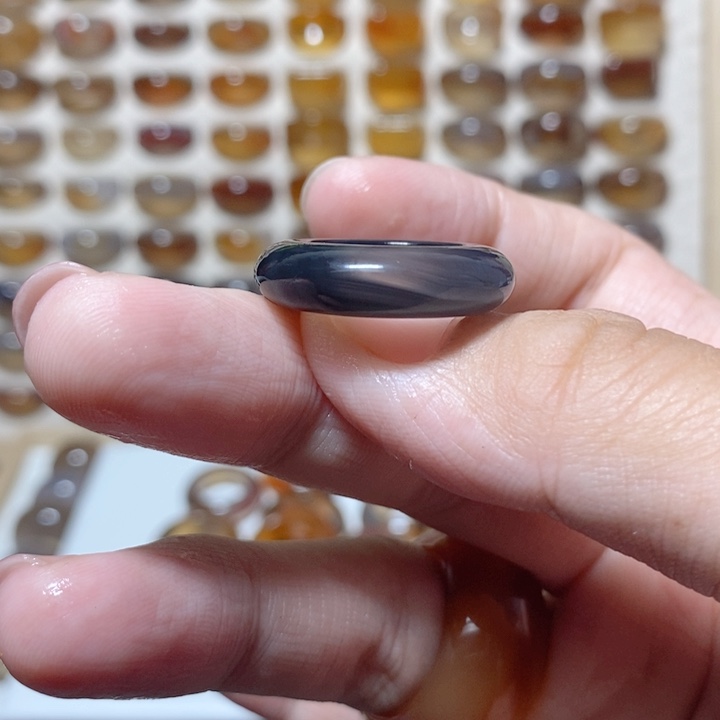 崔***玛瑙/玉髓未镶嵌戒指