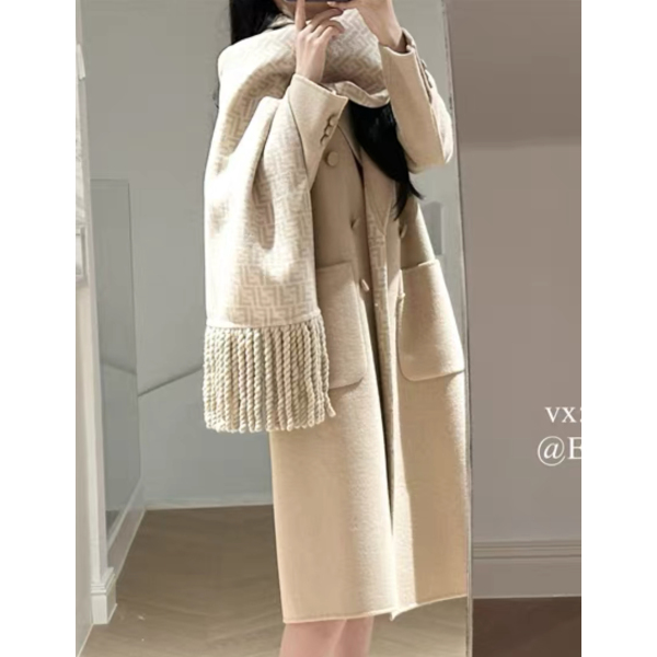 妃鱼/芬迪/聚酯纤维/大衣/95新/M9/24