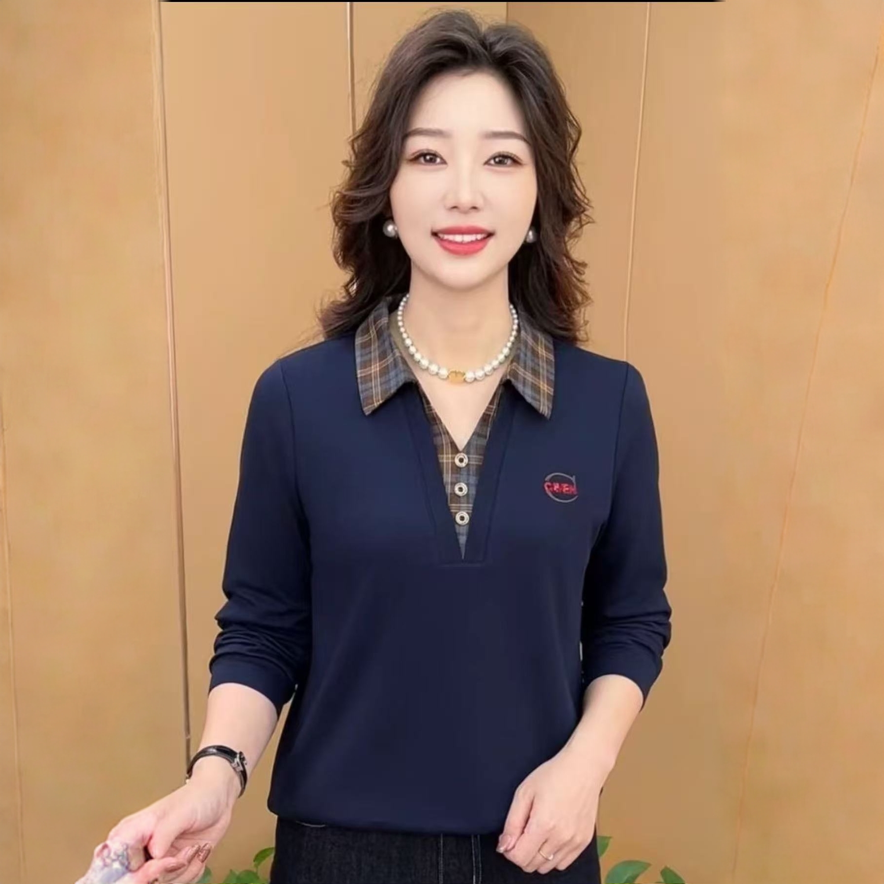 秋季格子领妈妈休闲装运动百搭中老年女装时尚宽松