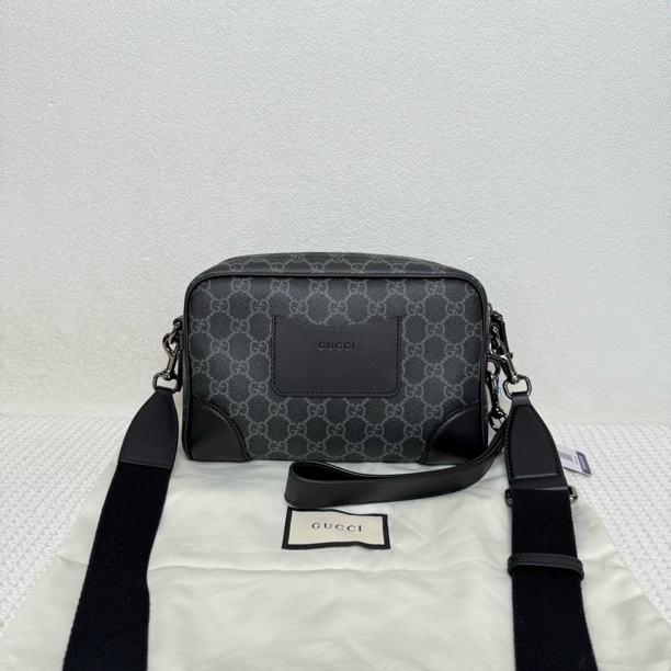 99新 GUCCI/古驰 6361/男士时尚经典黑老花小号相机包/可手拿