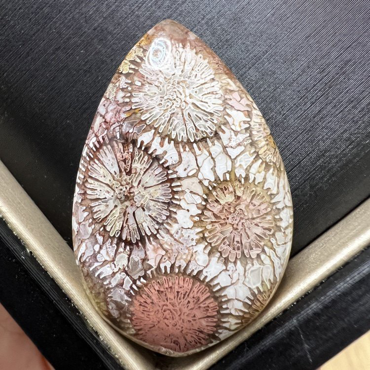 天然印尼珊瑚玉吊坠手镯等精品首饰百搭复古