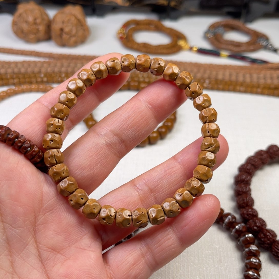 桃核吊坠45666777888899999