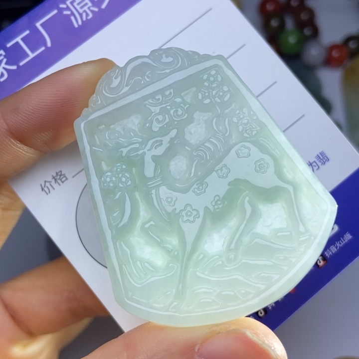 翡翠颈饰未镶嵌翡翠