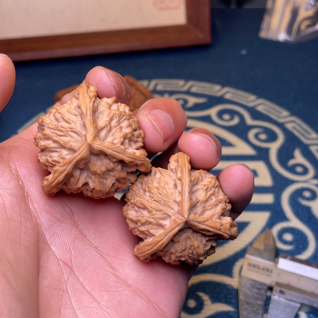 文玩核桃把件核*盘山