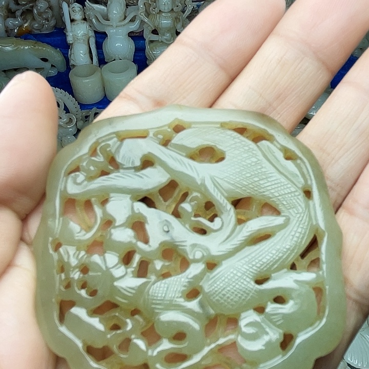 和田玉（青白玉）未镶嵌颈饰