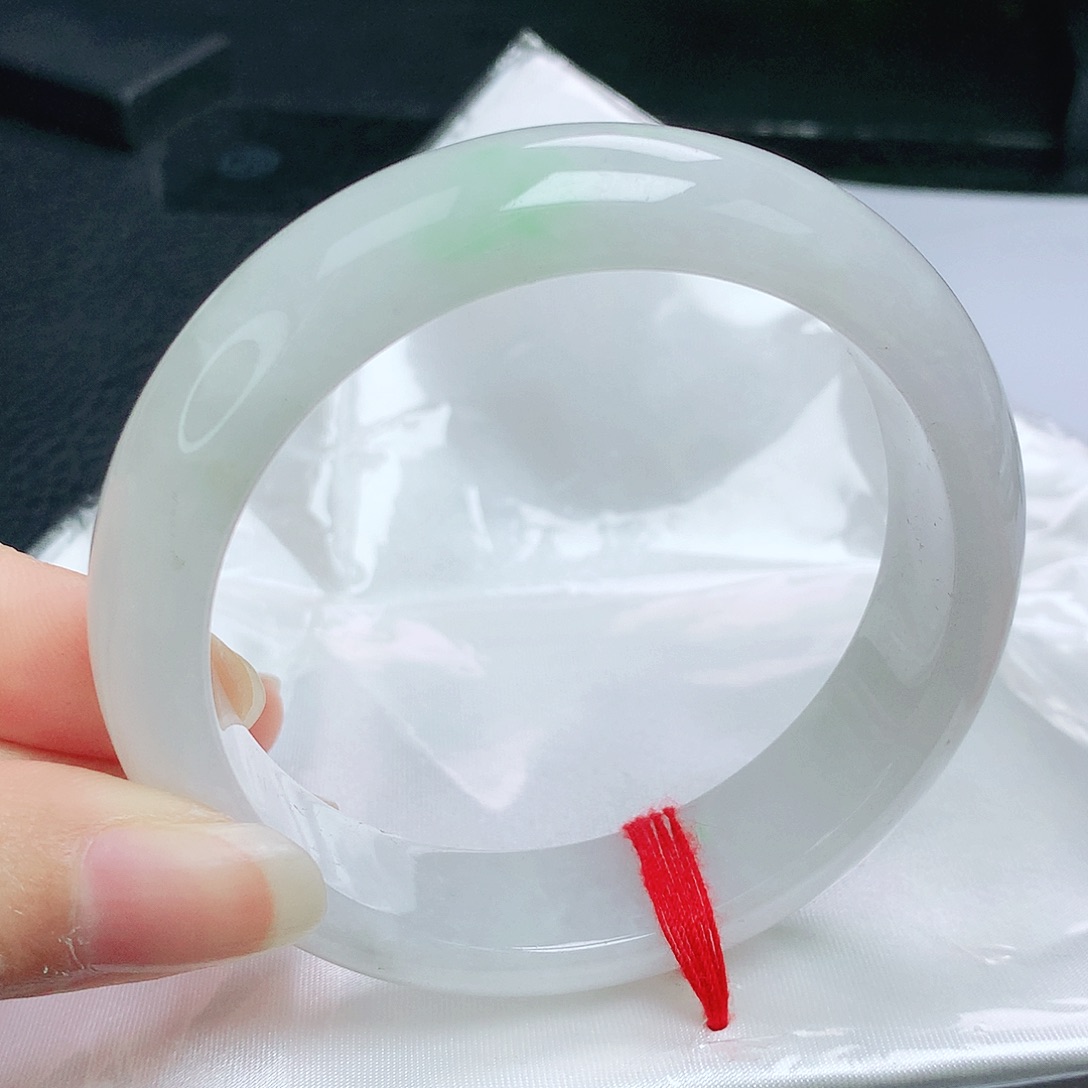 翡翠手镯未镶嵌正