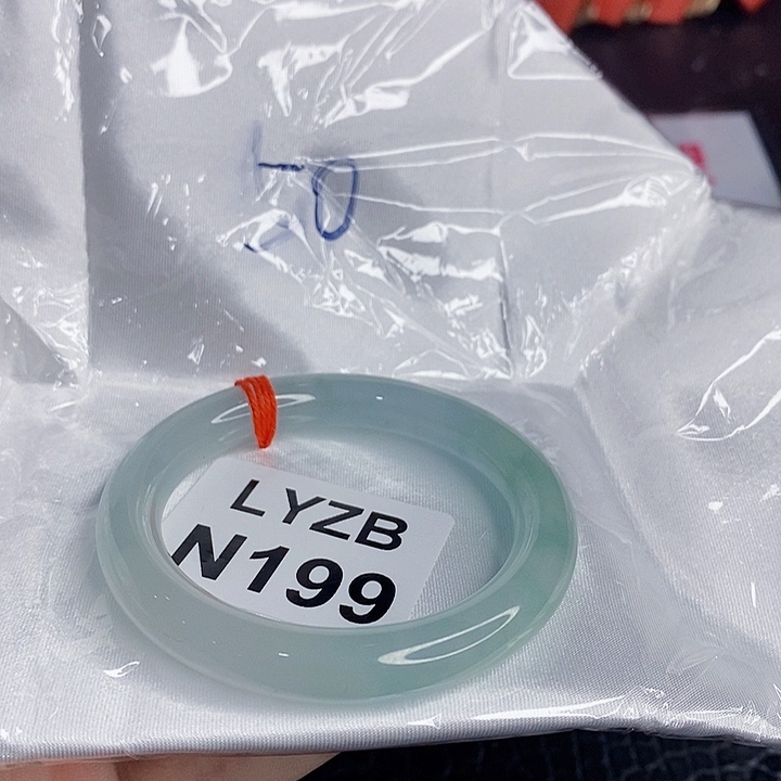 翡翠未镶嵌手镯一图一物实物为准