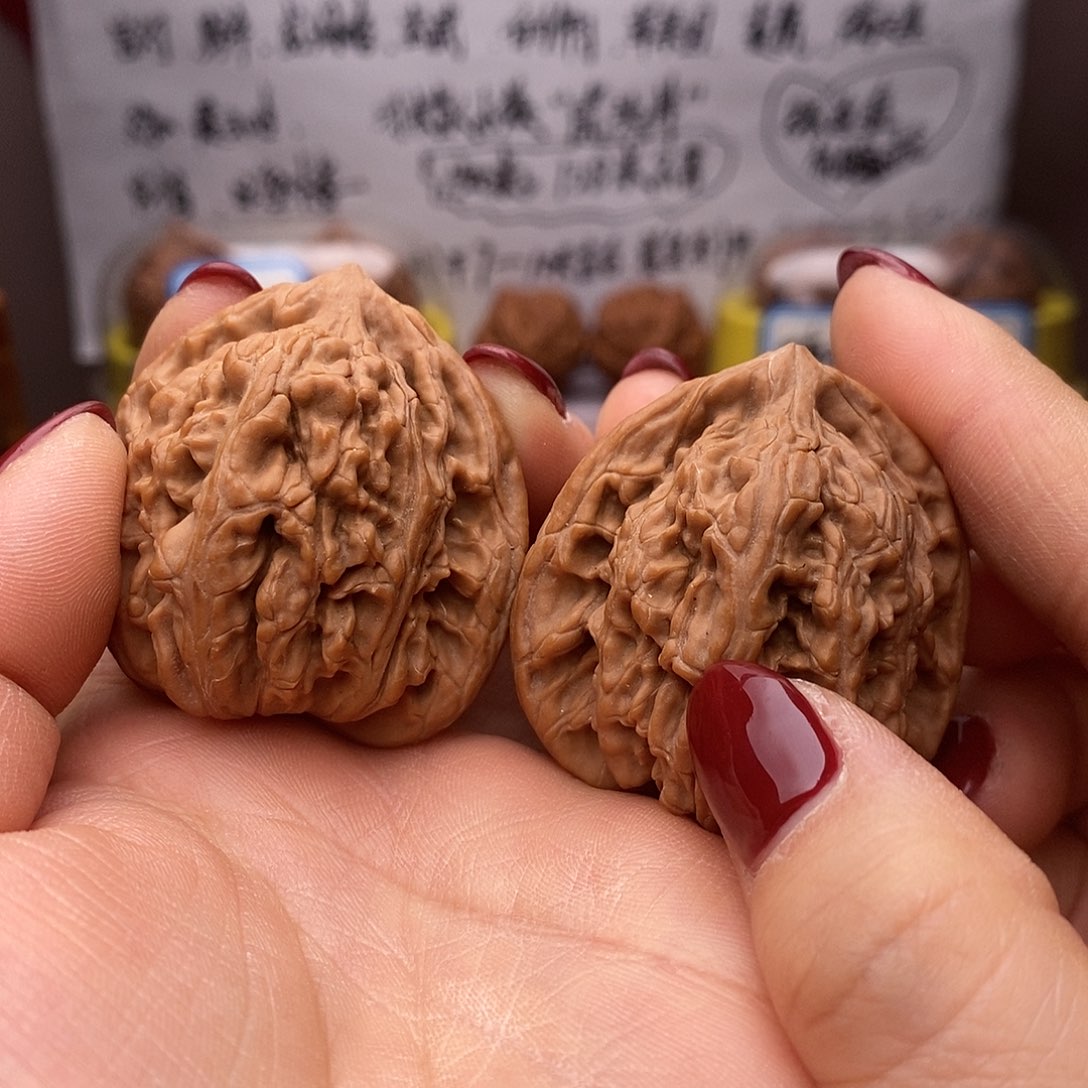 文玩核桃把件是*.龙门柱