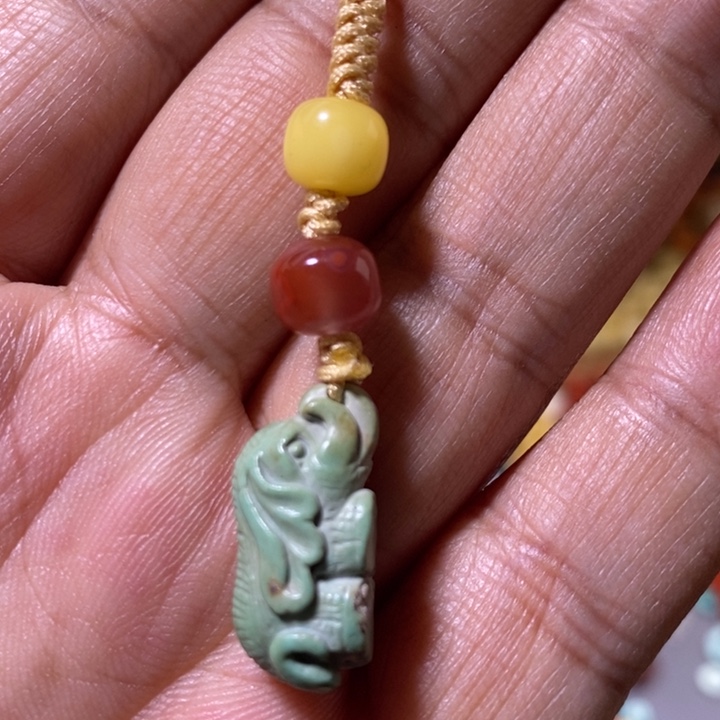 南红玛瑙配饰未镶嵌