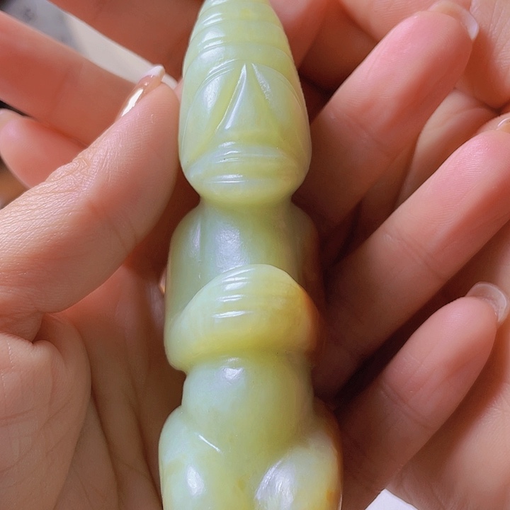 未镶嵌岫岩河磨玉（透闪石质玉）把件