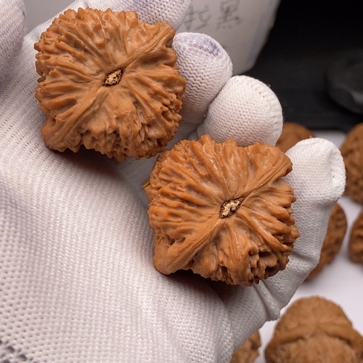 文玩核桃把件卿**路南疆石41