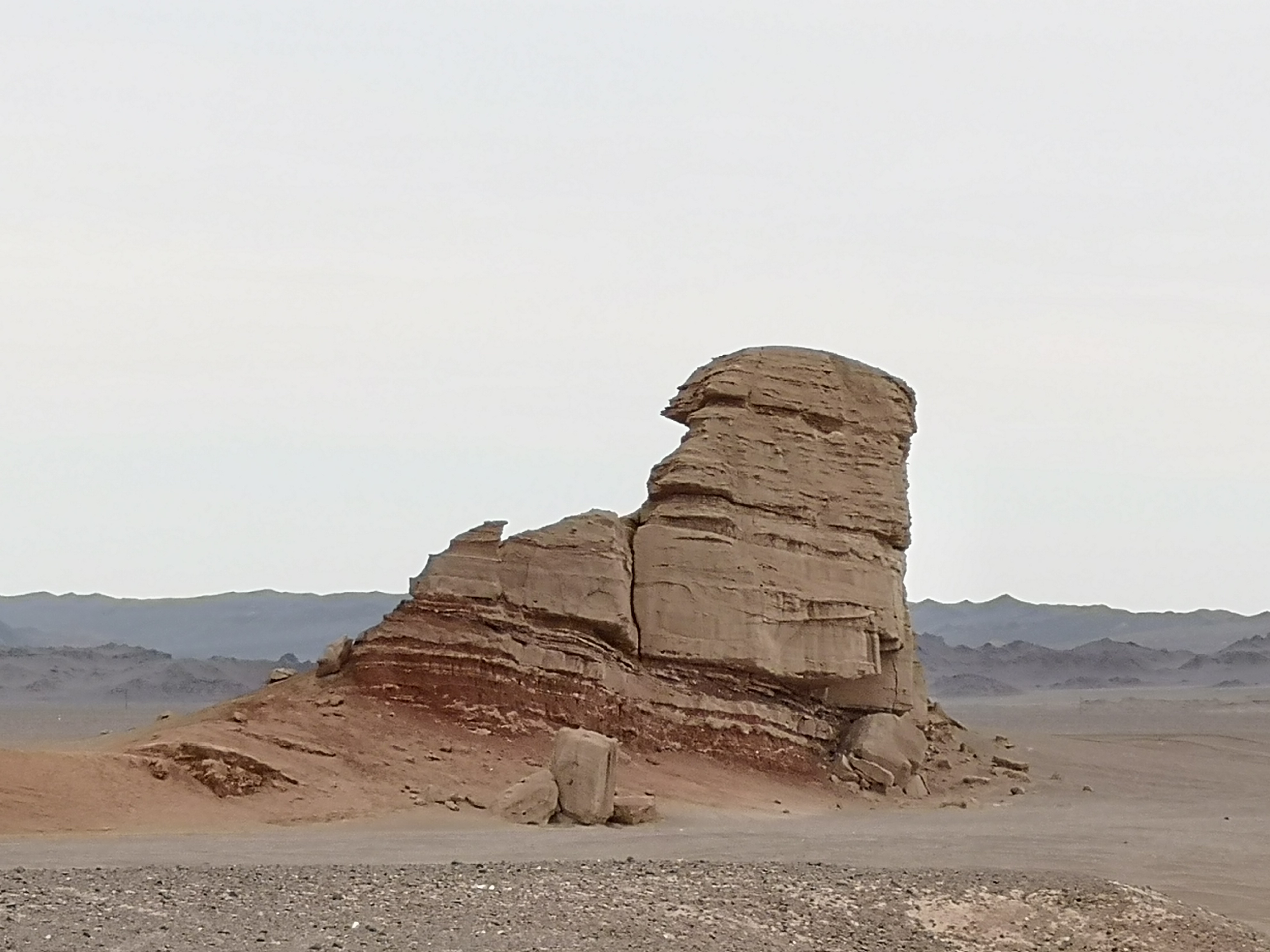 新疆戈壁奇石、风凌石