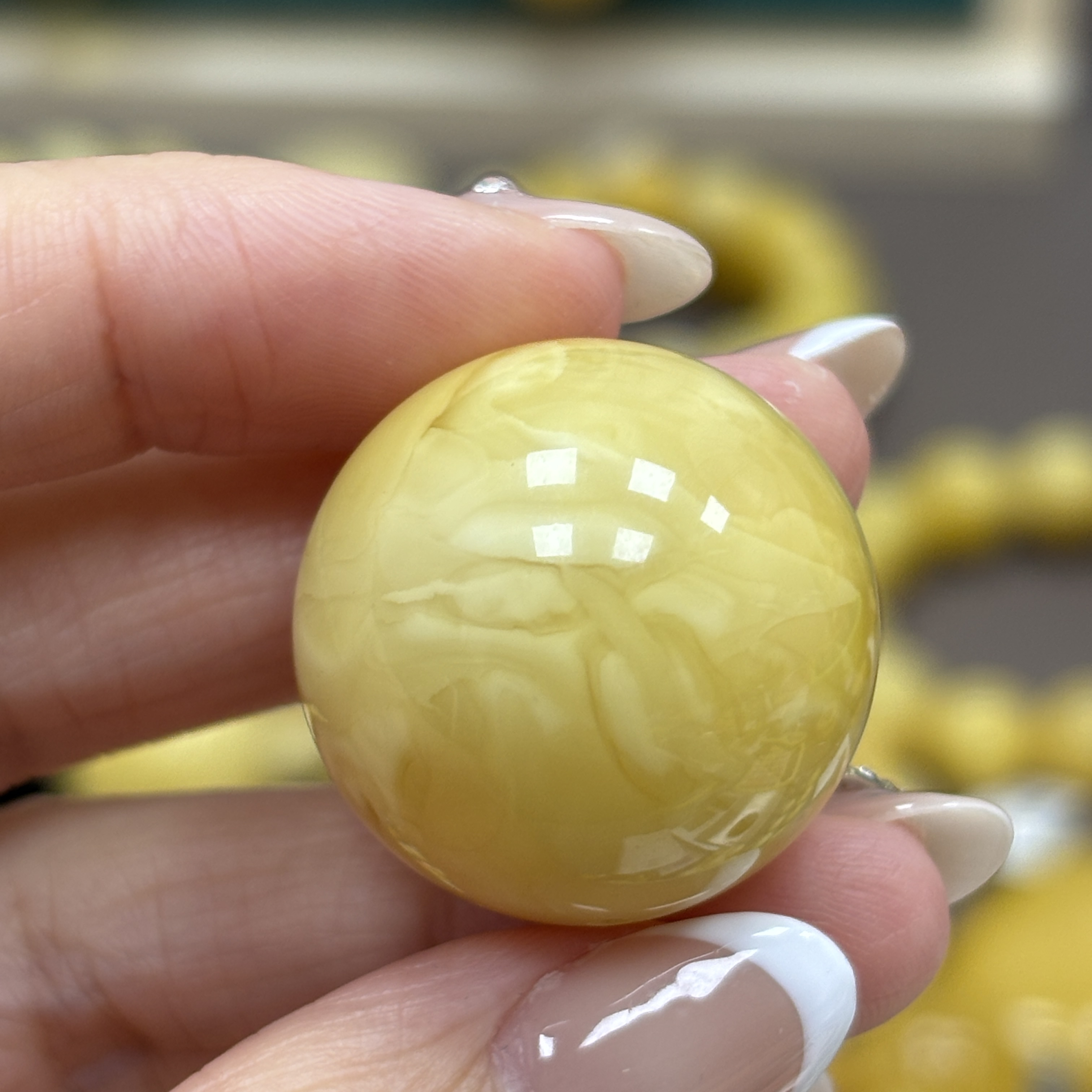 24.5mm 小妖珠宝天然原矿琥珀蜜蜡