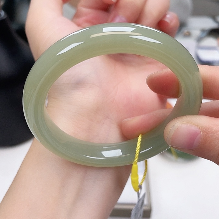 和田玉手镯56未镶嵌