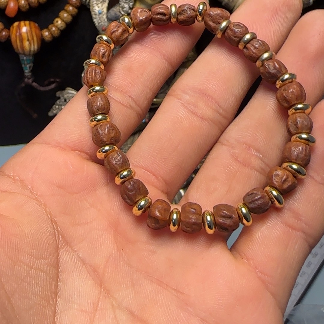 风***虹格桑工艺坊直播间