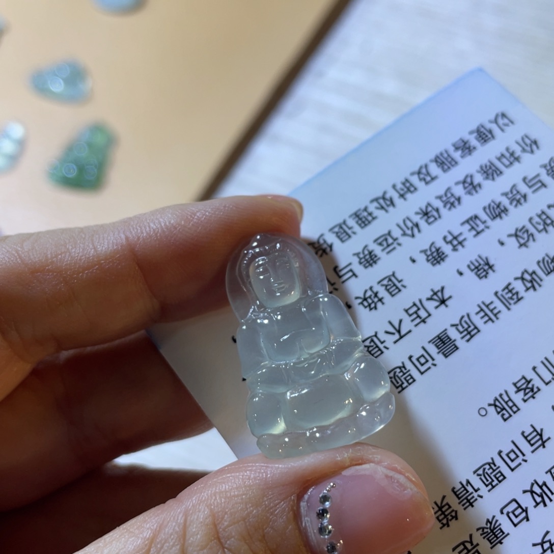 未镶嵌定制翡翠字**日观音