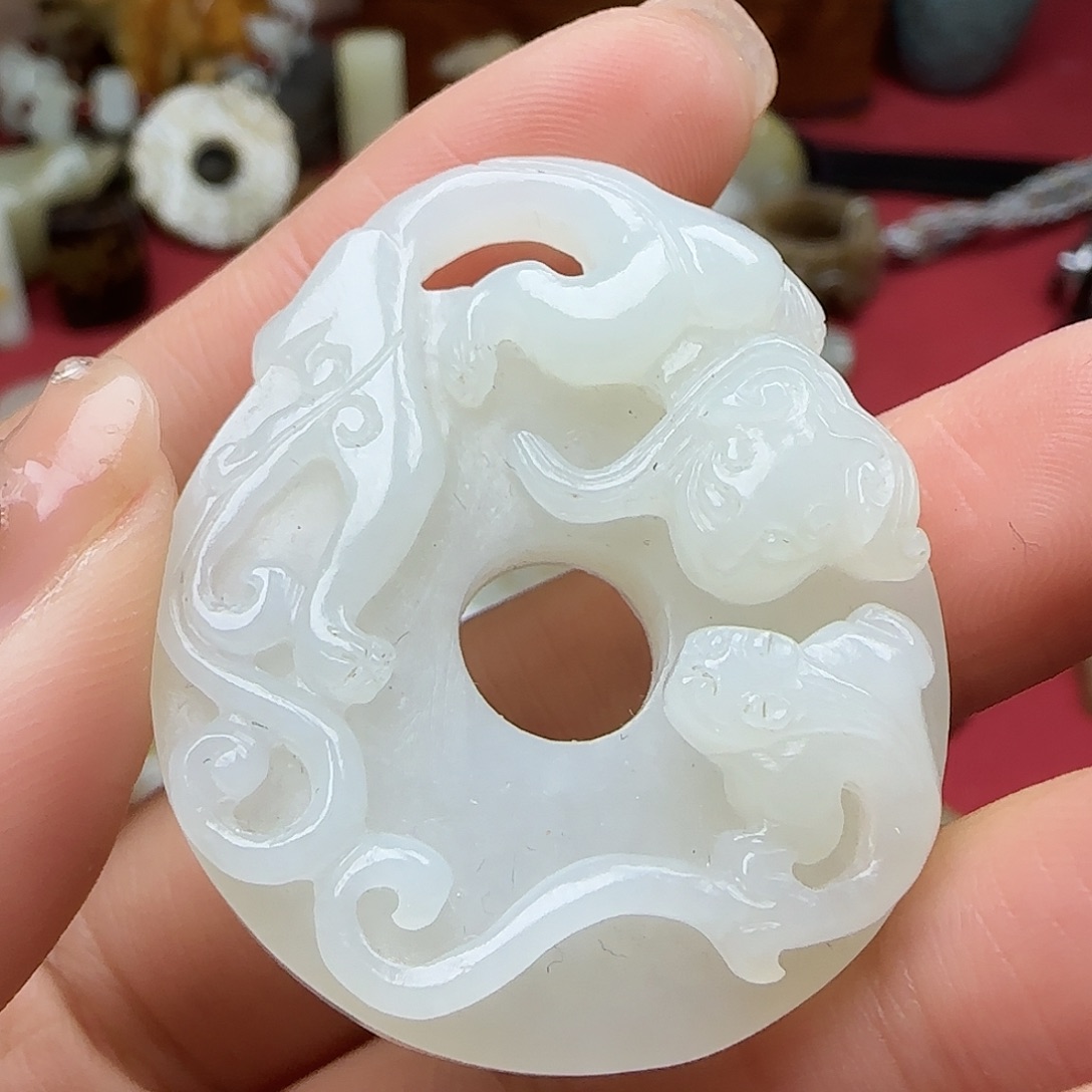 不***←和田玉未镶嵌挂件