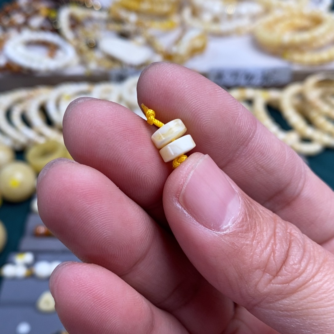 琥珀裸石未镶嵌会****巴8mm6号前发货