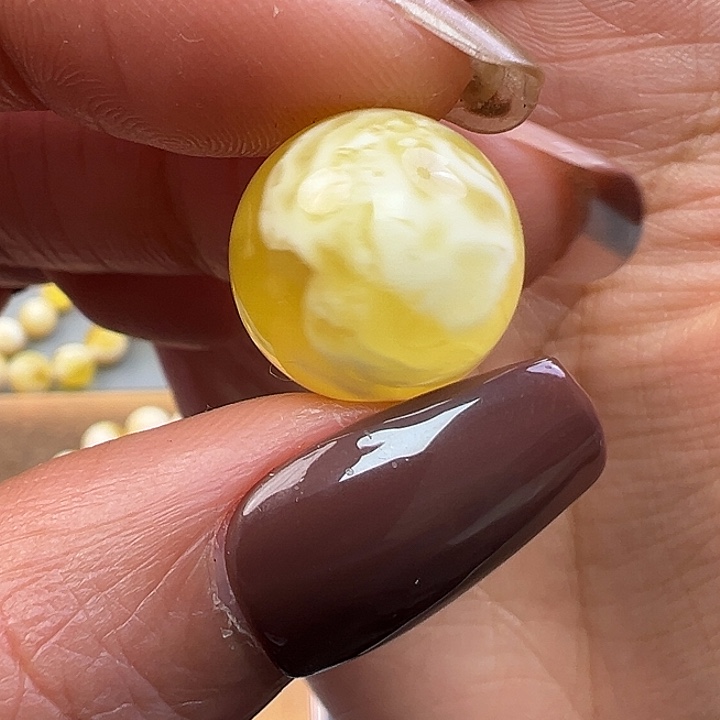 蜜蜡未镶嵌珠宝奇石