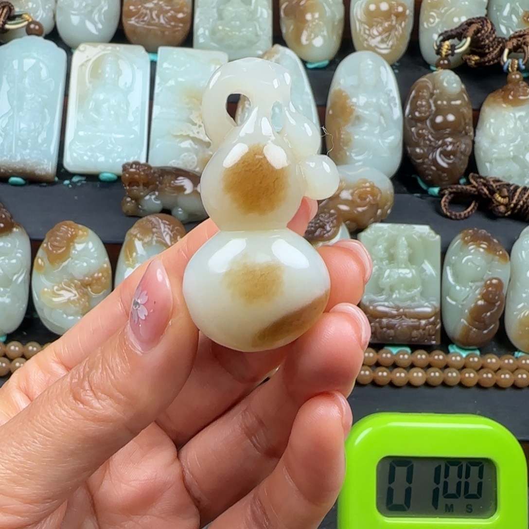 温***值和田玉未镶嵌挂件