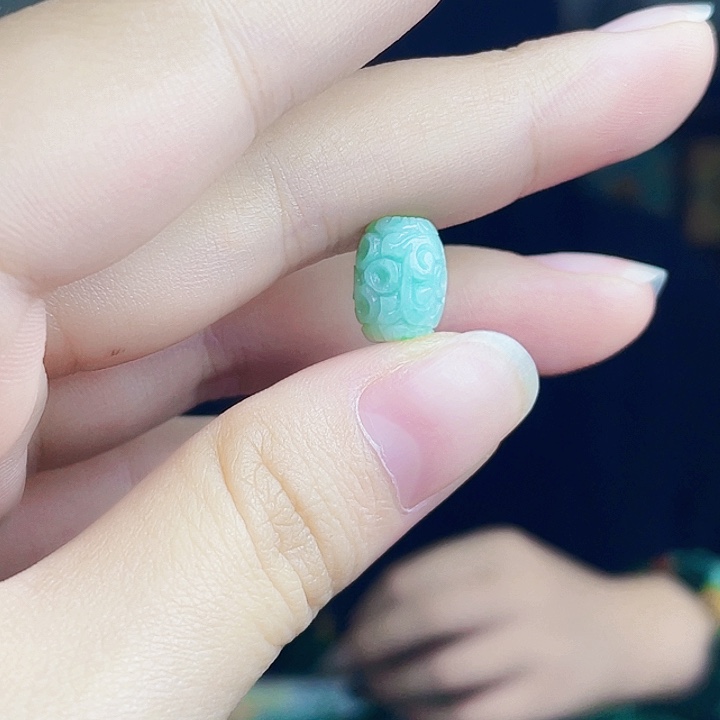 颈饰未镶嵌翡翠多样性