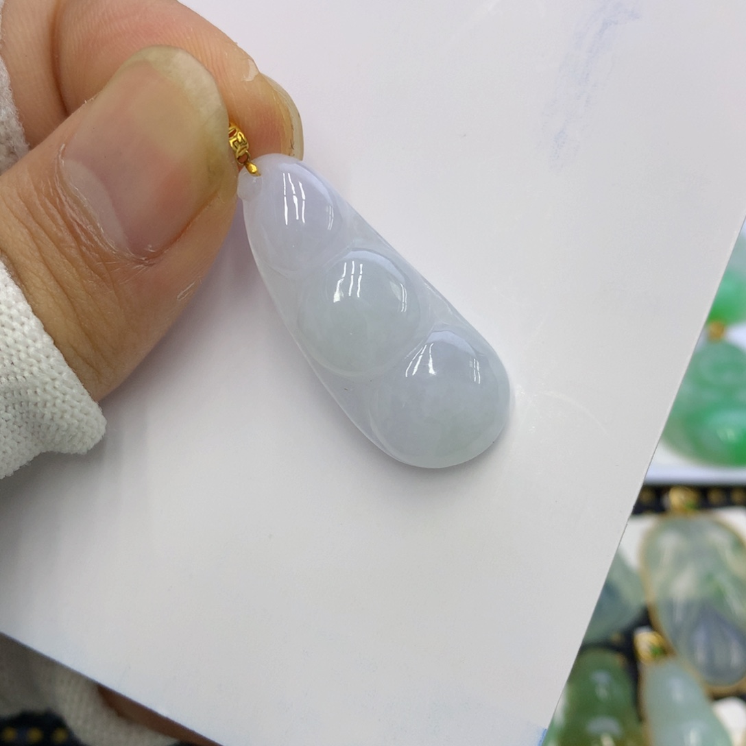 翡翠颈饰18K金镶嵌翡翠