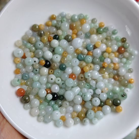 翡翠未镶嵌颈饰珠子一碗