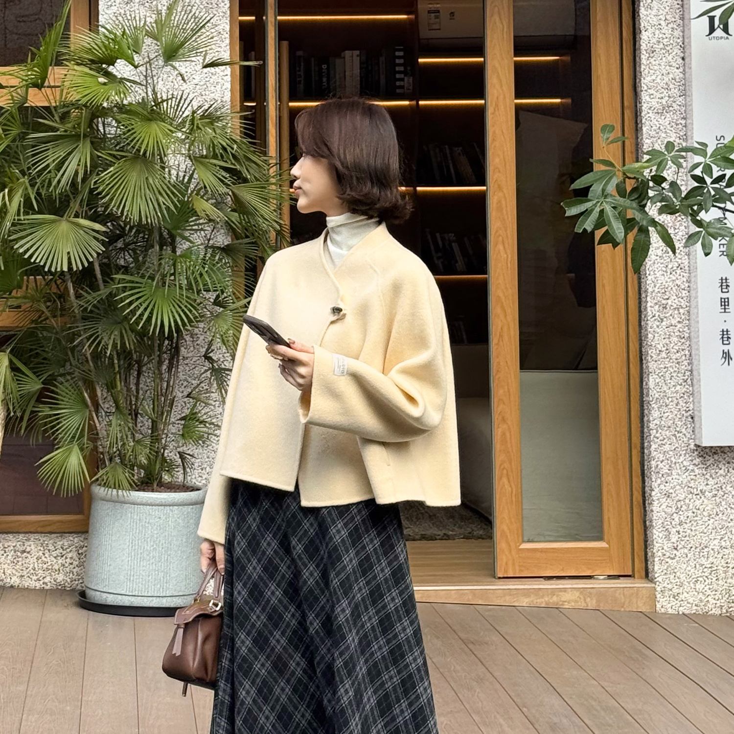 【牙牙】【双十二92折】【简法日记】FS511W028牛角扣短款外套