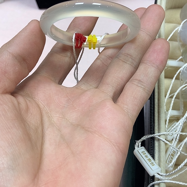 玛瑙/玉髓手镯未镶嵌?**～184