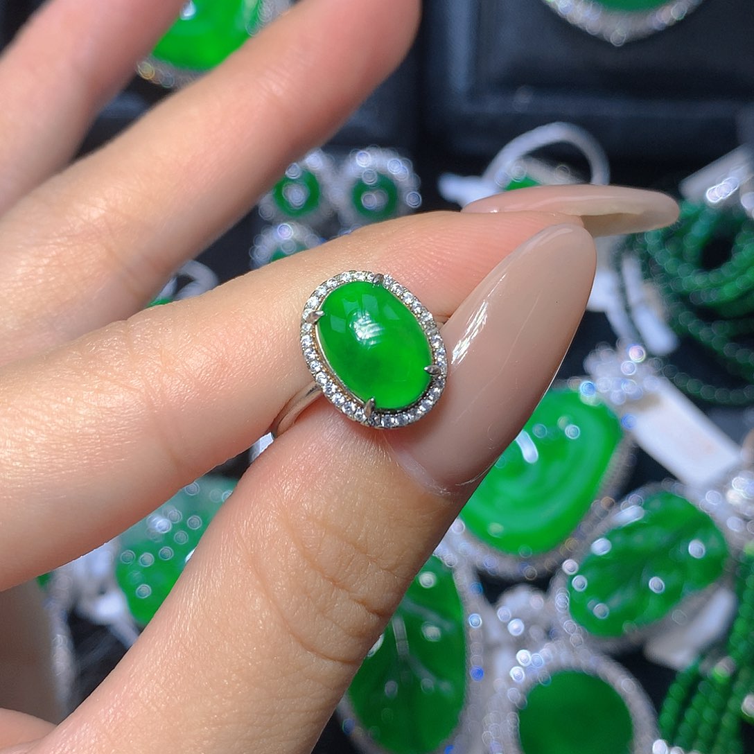 翡翠颈饰银S925镶嵌翡翠