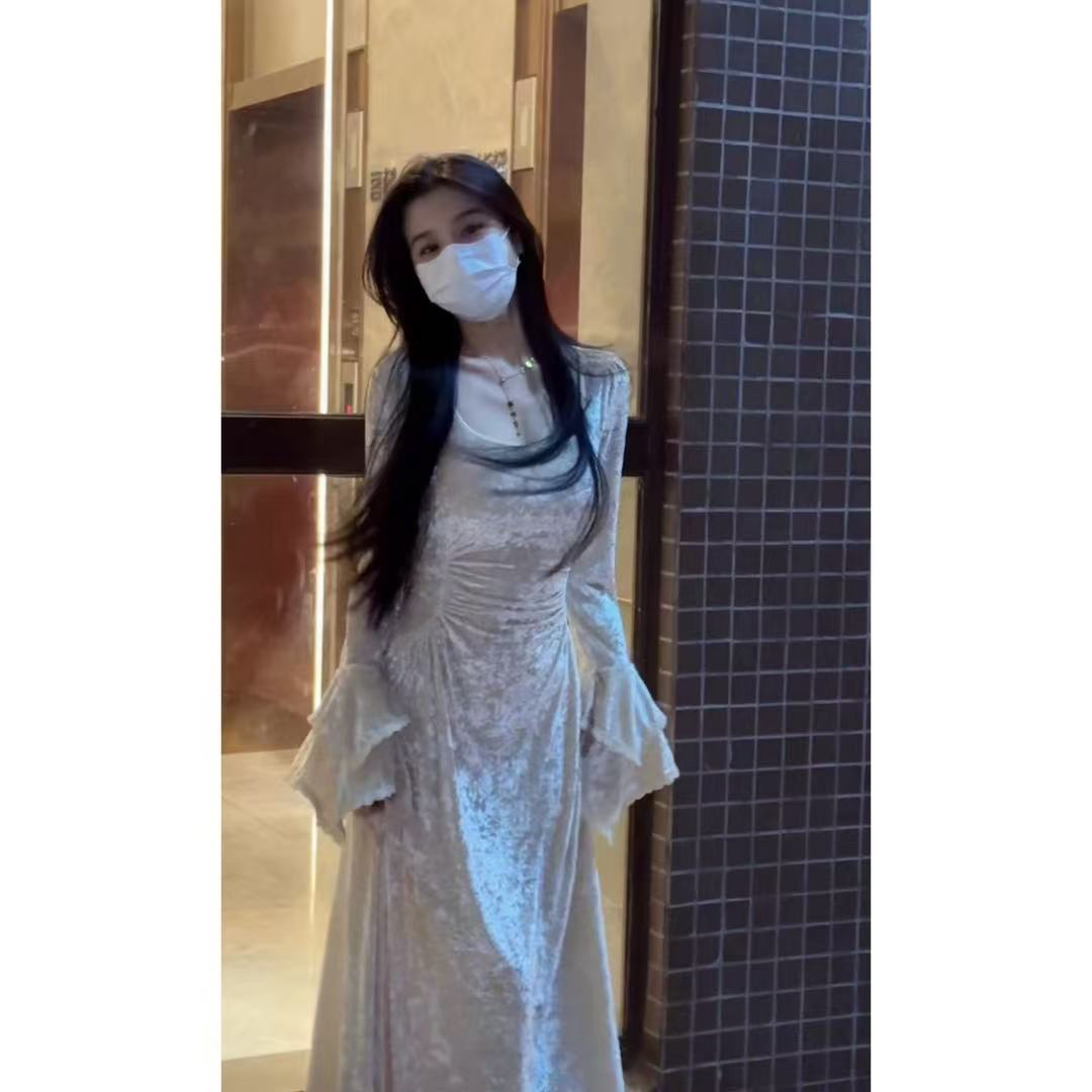 清仓 秋冬丝绒连衣裙女设计感收腰喇叭袖长裙 1715