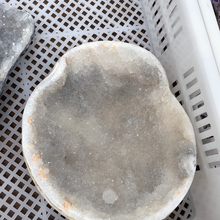 水晶摆件未镶嵌捡漏