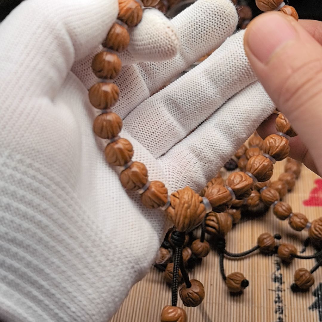 桃核吊坠小龙纹手持