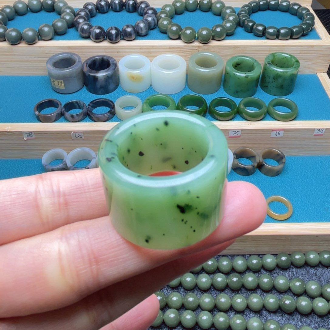 和田玉扳指未镶嵌禄**安