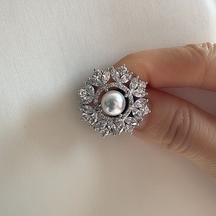 海水珍珠胸饰合金真多麻胸针