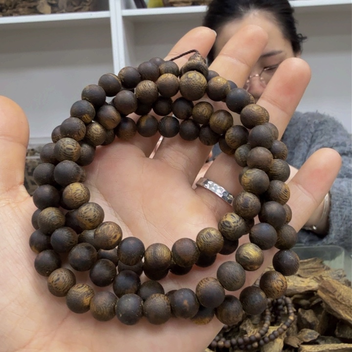 沉香木手串0.8多圈31克+多样性发一