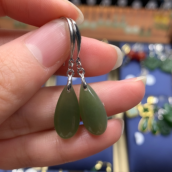 和田玉银S925镶嵌耳饰水滴湖水绿17.7左右