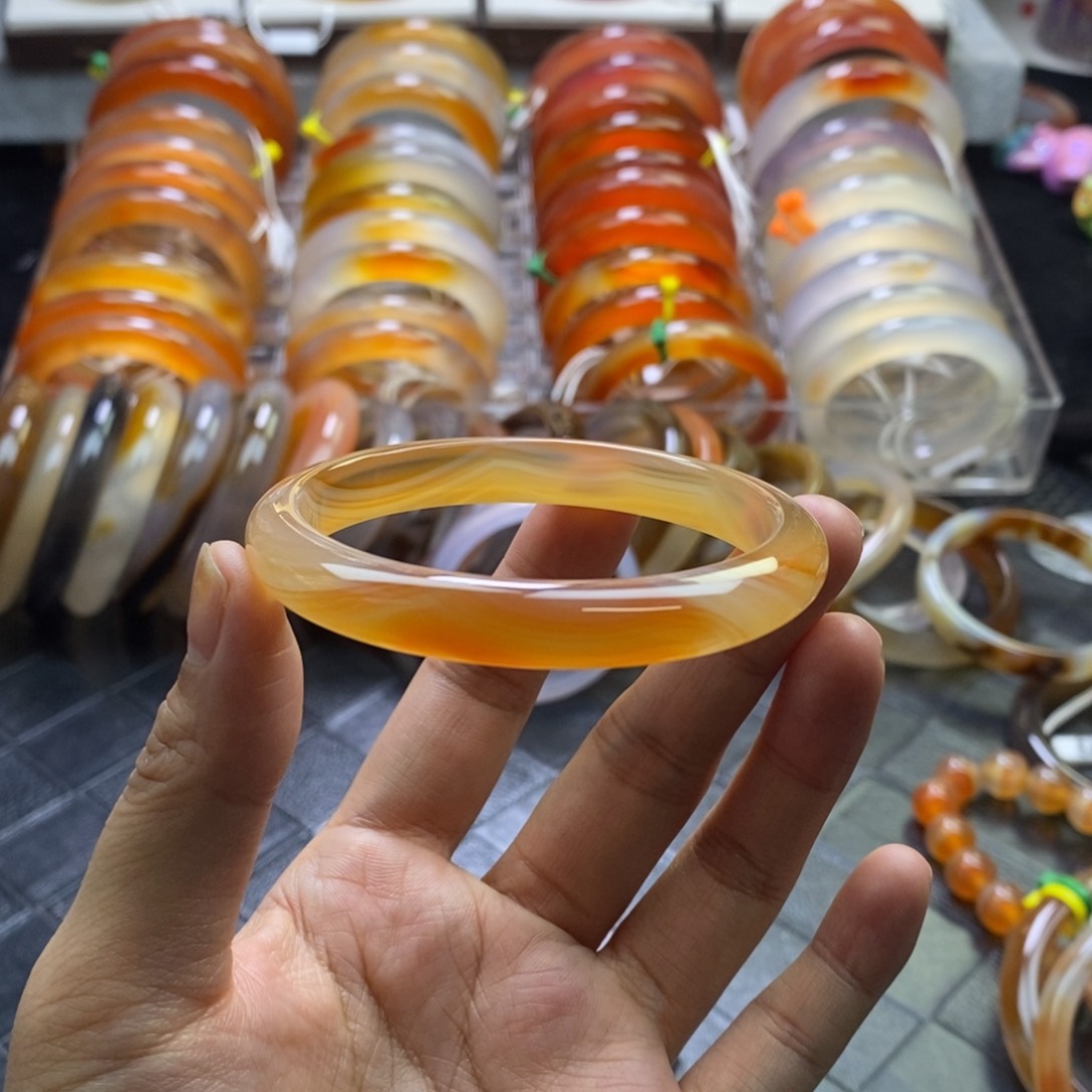 手镯玛瑙/玉髓未镶嵌