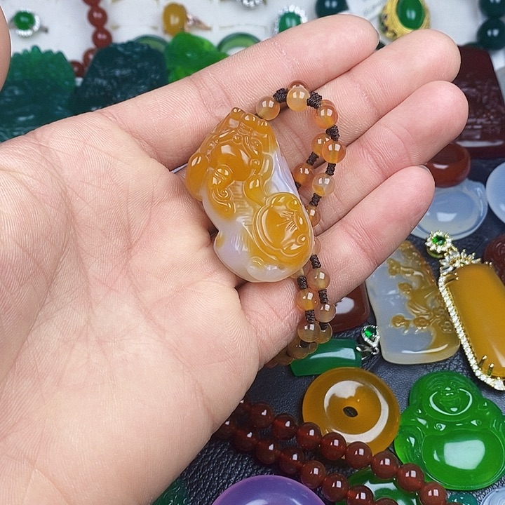 玛瑙/玉髓颈饰未镶嵌K****?