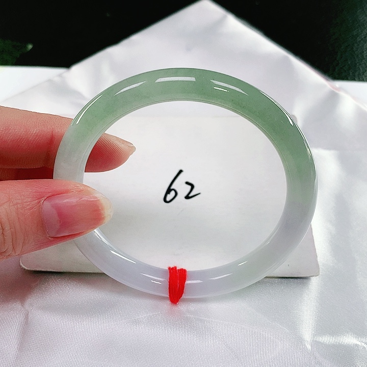 翡翠手镯（圆镯）未镶嵌