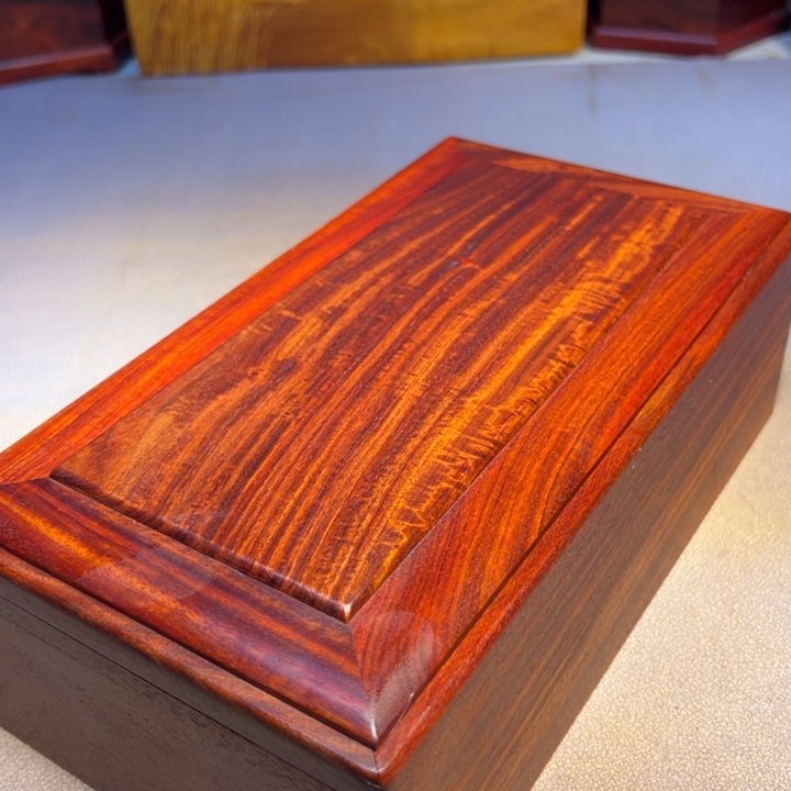 心***光机关盒。              