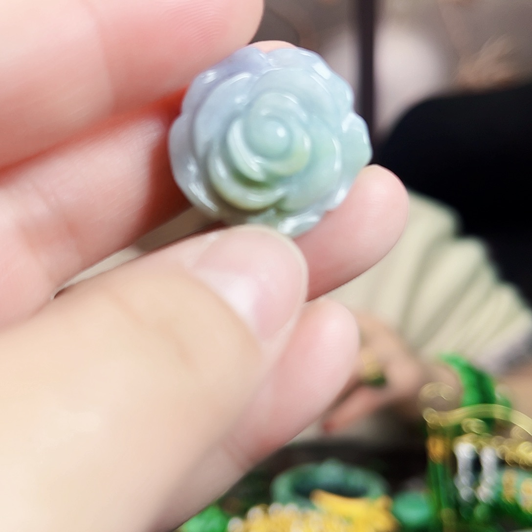 翡翠颈饰未镶嵌吊坠