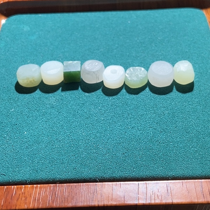 檬***檬和田玉未镶嵌颈饰