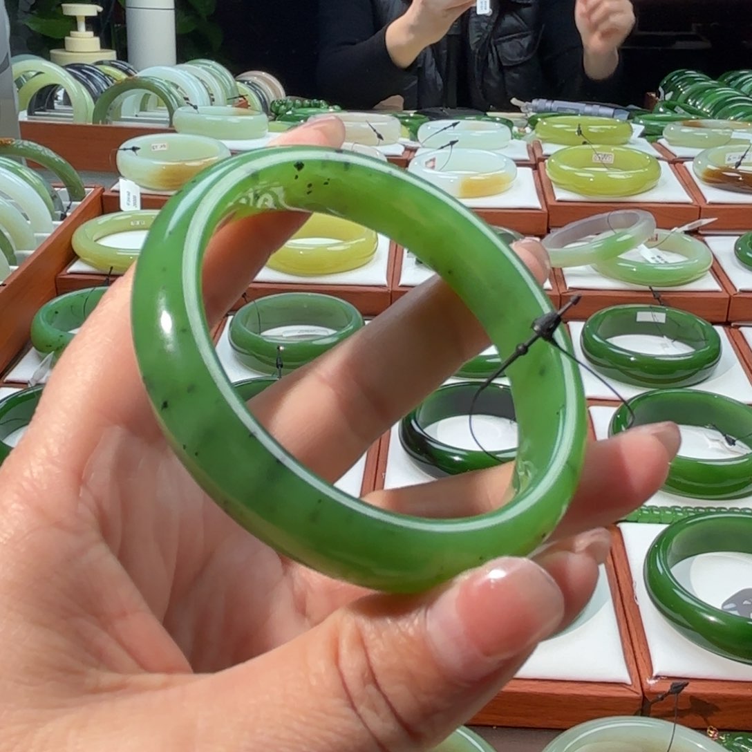 和田玉（碧玉）手镯未镶嵌