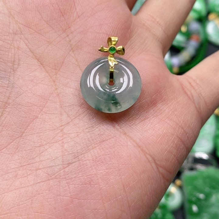 翡翠颈饰未镶嵌吊坠