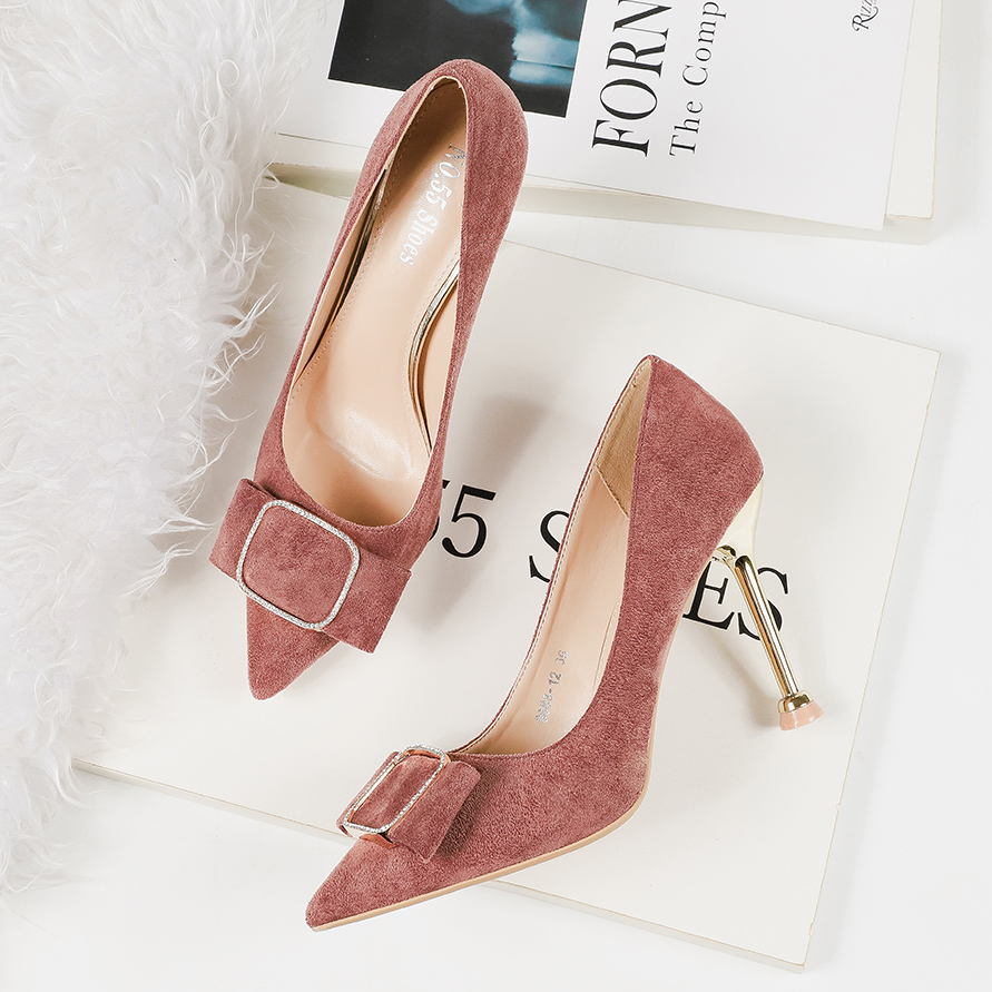 文文鞋贸时尚品牌撤柜女鞋 根据主播提示拍 偶有微瑕 NO退NO换