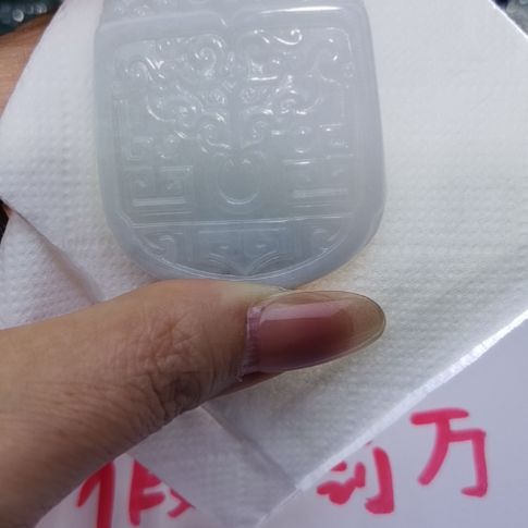 翡翠颈饰未镶嵌天然的A货翡翠