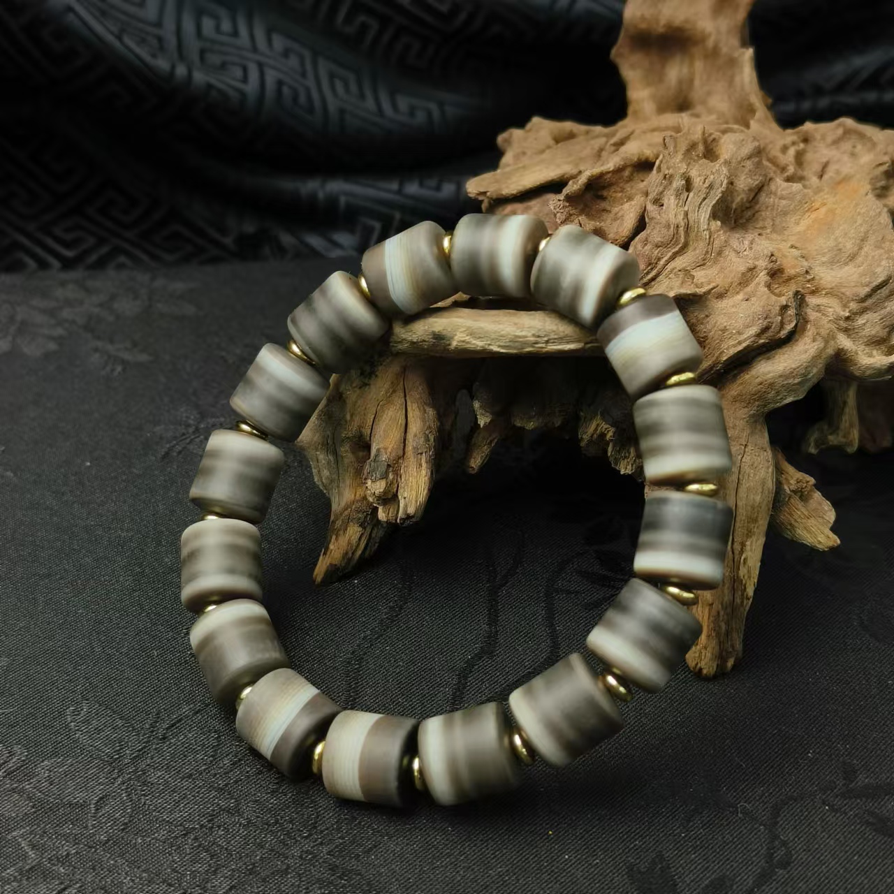 玛瑙手饰线线造型MN-SS664