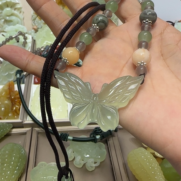 蛇纹石玉吊坠未镶嵌